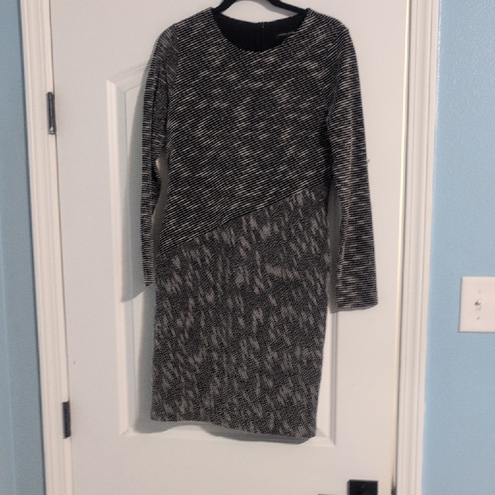 Banana Republic Black and White Long Sleeve Dress